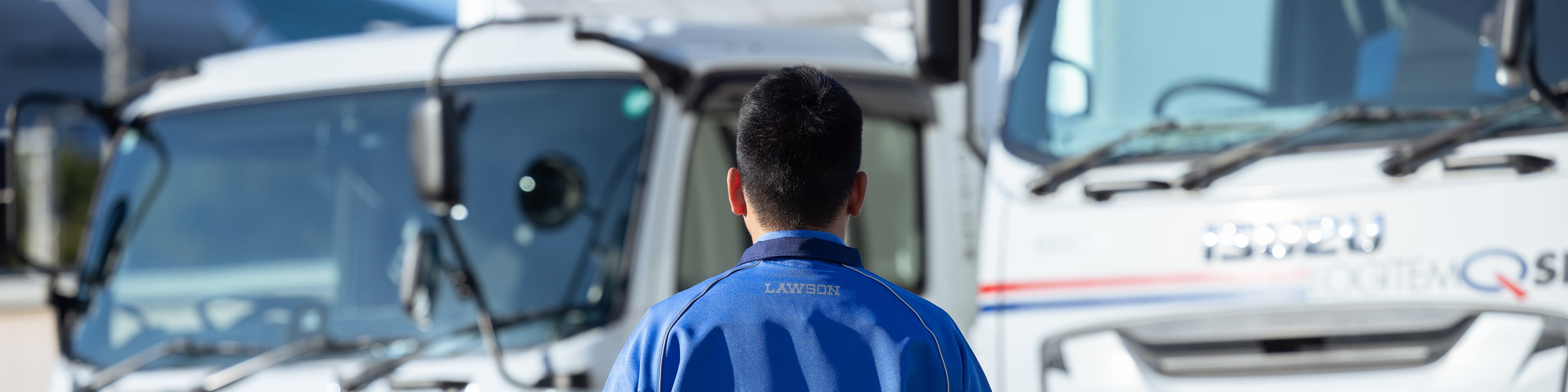 輝く舞台の裏側