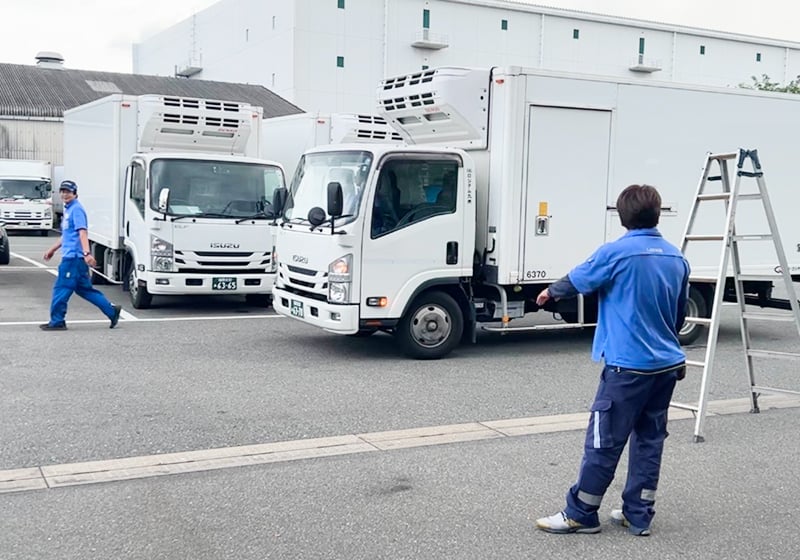 輝く舞台の裏側