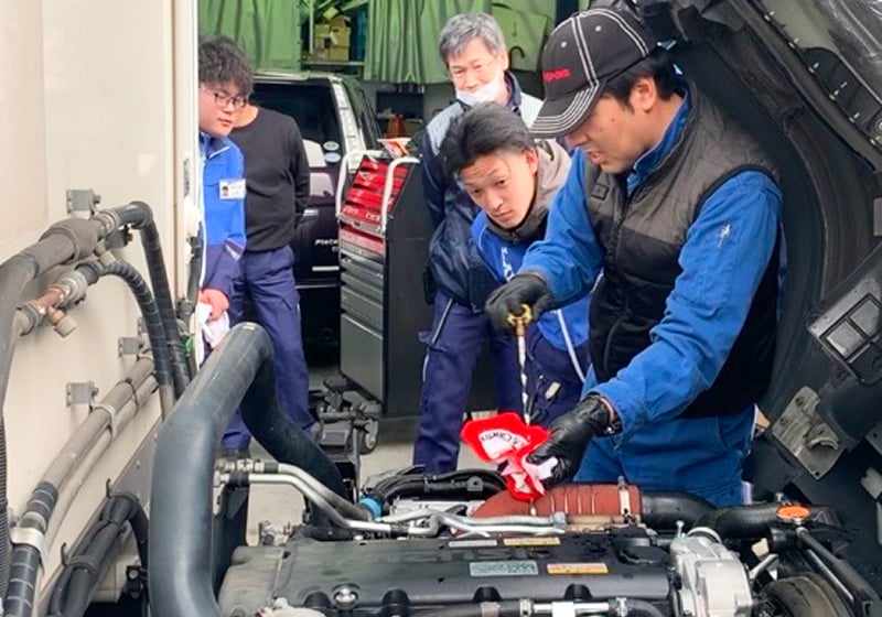 輝く舞台の裏側