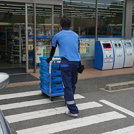 お店に着いたら納品です！